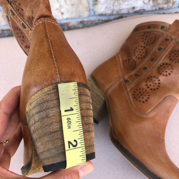 Dingo 7" Roni Women's Comfort Casual Studded Cut Out Block Heel Tan Boots 7.5 M - Picture 16 of 16